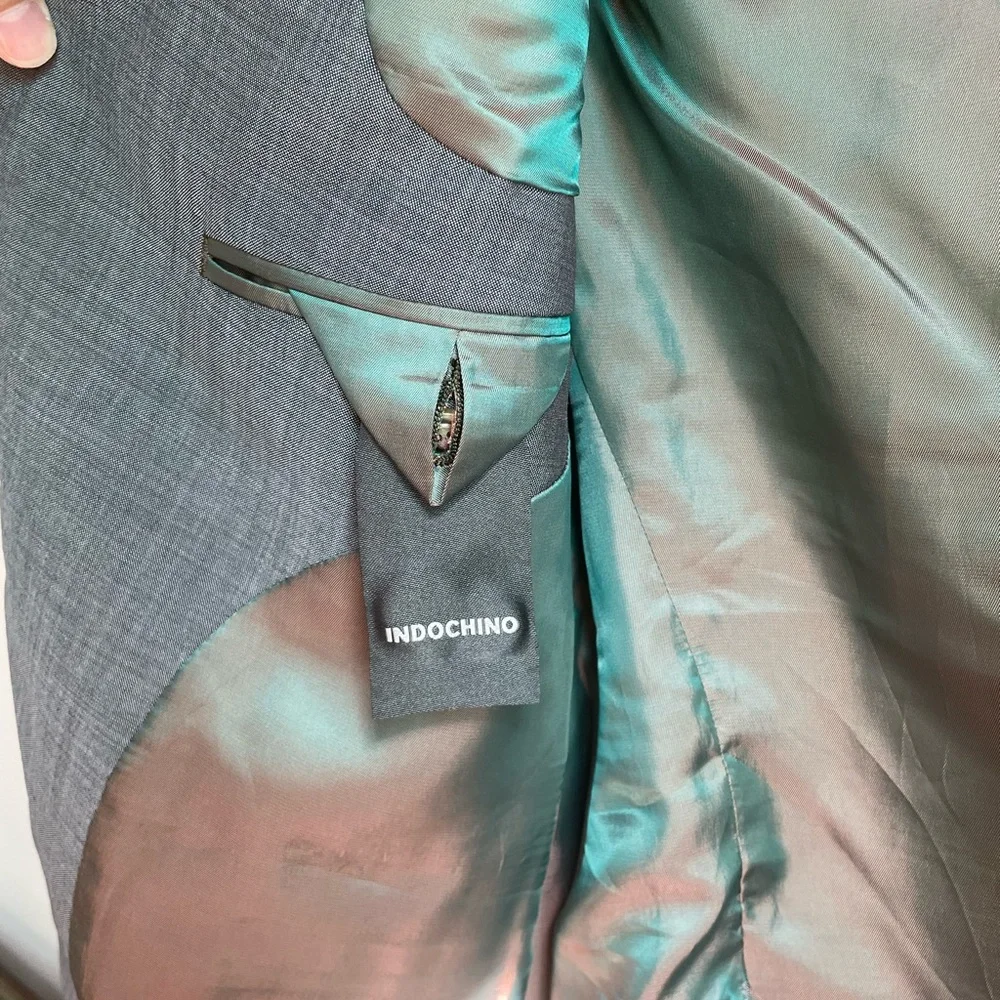 INDOCHINO Luxury Suit Jacket With Iridescent Lining